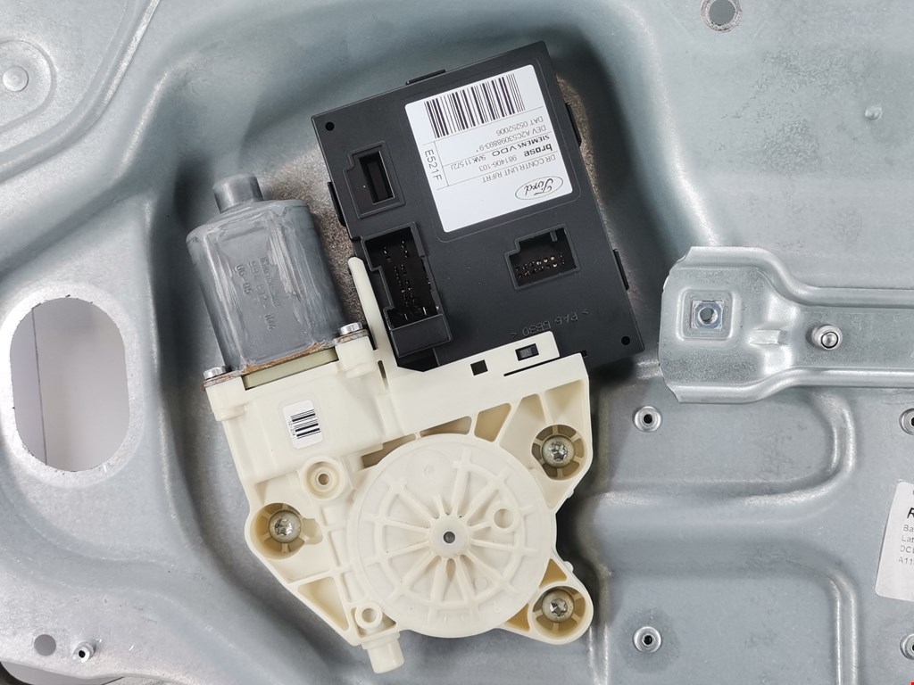 Стеклоподъемник электрический двери передней правой Ford Focus 2 купить в Беларуси