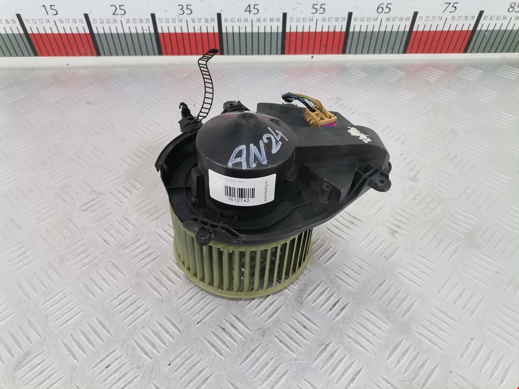 Моторчик печки (вентилятор отопителя) Audi A4 B5