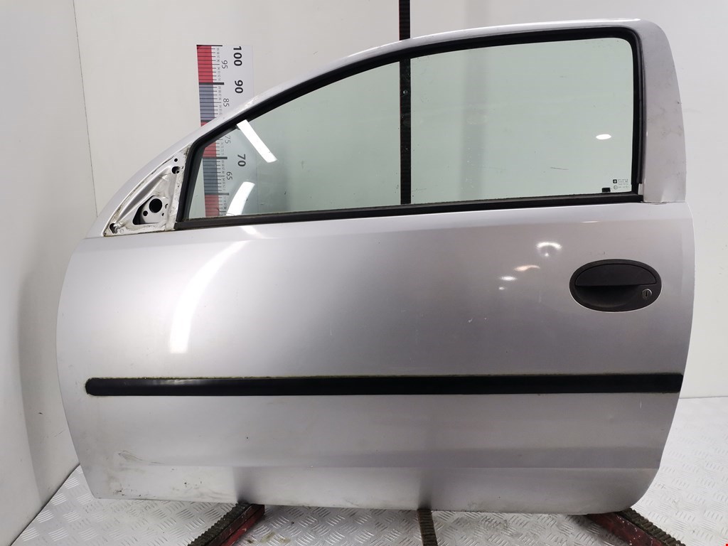 Дверь передняя левая Opel Corsa C купить в Беларуси