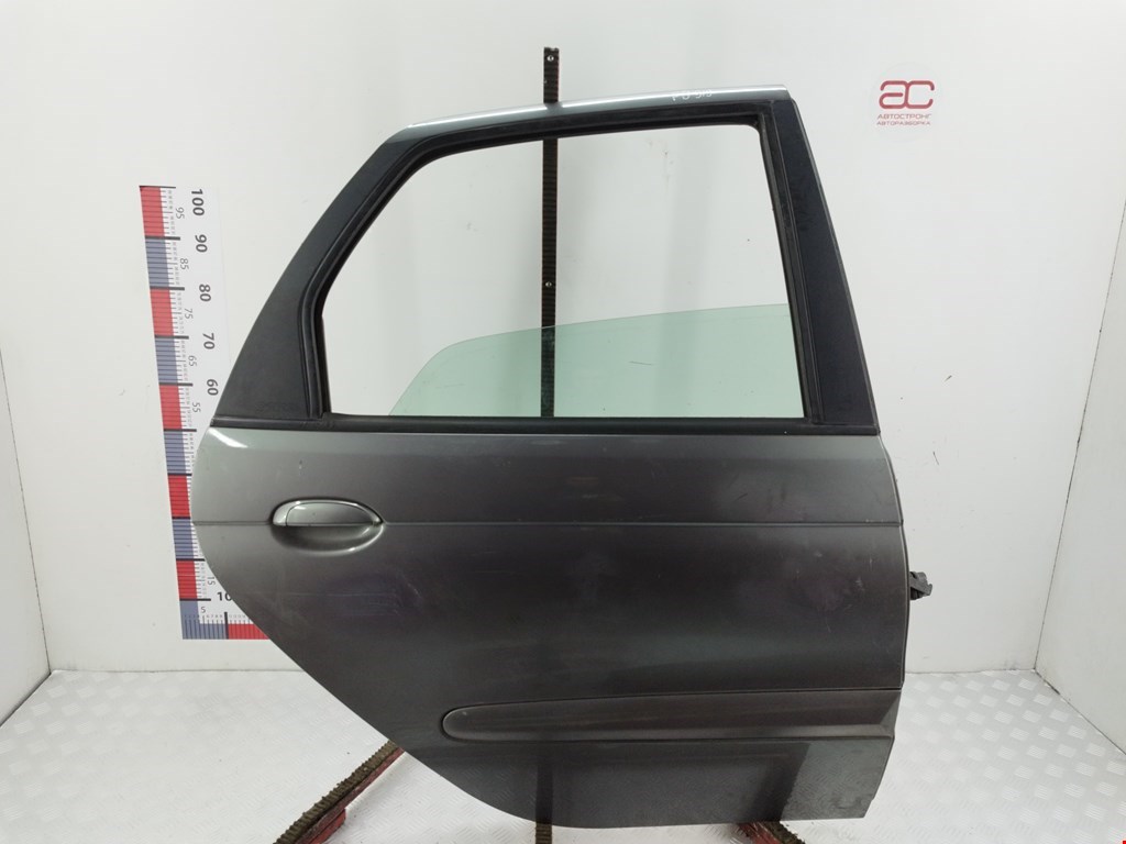 Дверь задняя правая Renault Scenic 1