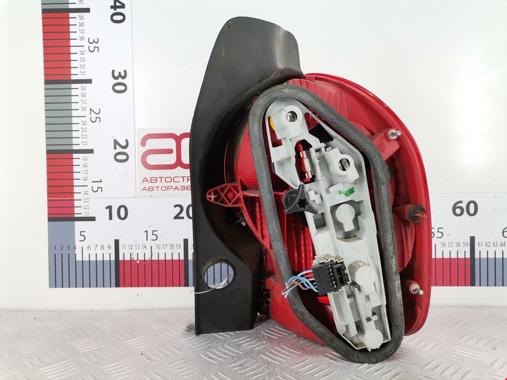Фонарь задний левый Renault Modus купить в России