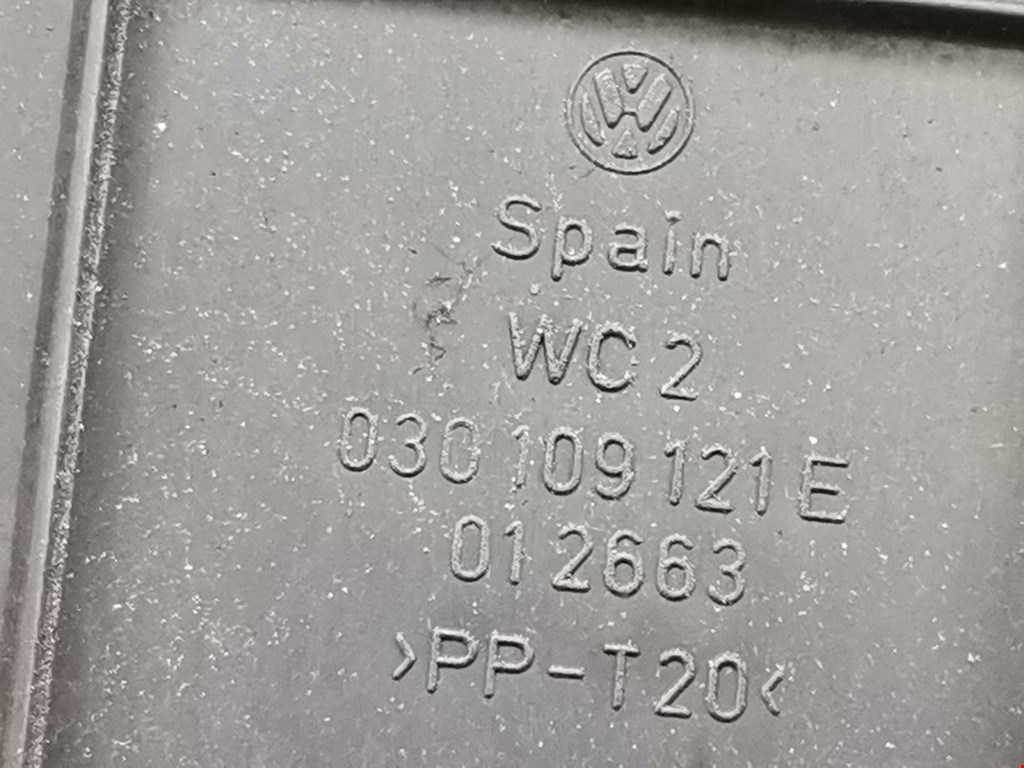 Кожух ремня ГРМ Volkswagen Golf 3 купить в России