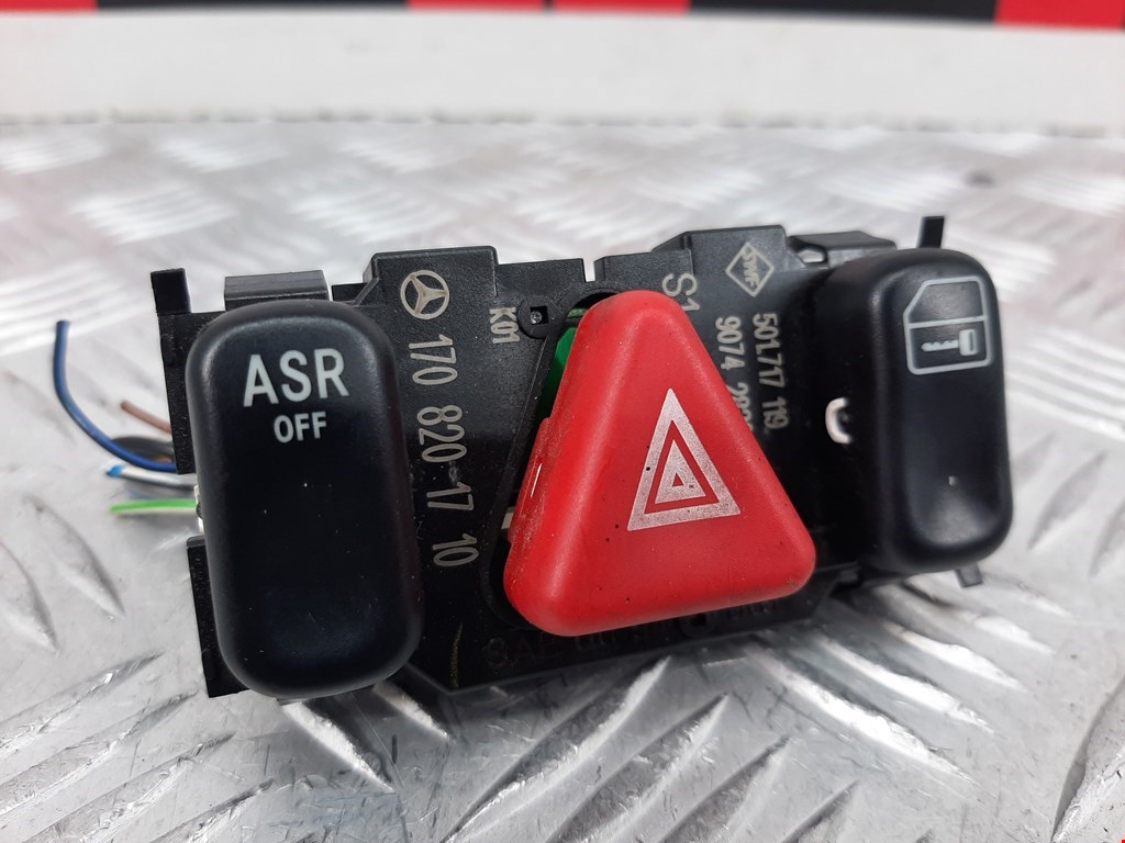 Кнопка аварийной сигнализации Mercedes SLK (R170)
