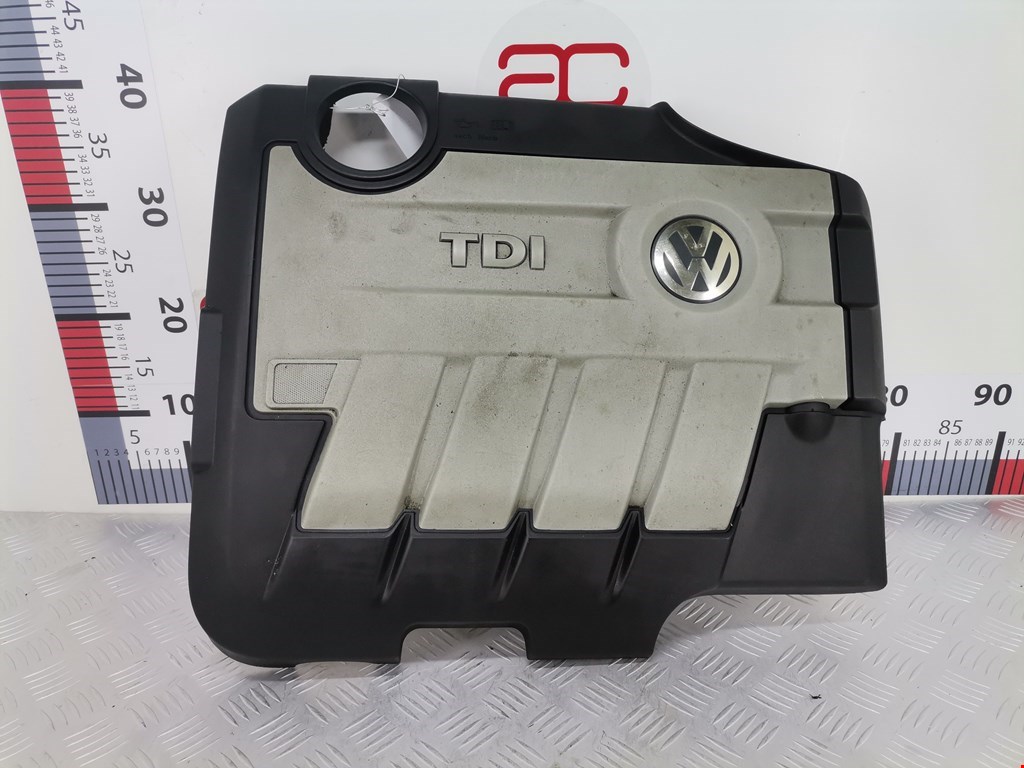 Накладка декоративная двигателя Volkswagen Passat 6