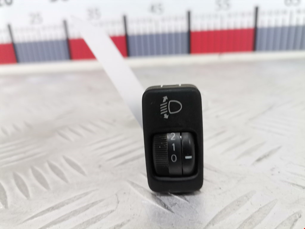 Кнопка корректора фар Toyota Land Cruiser Prado 3 (J120) купить в Беларуси
