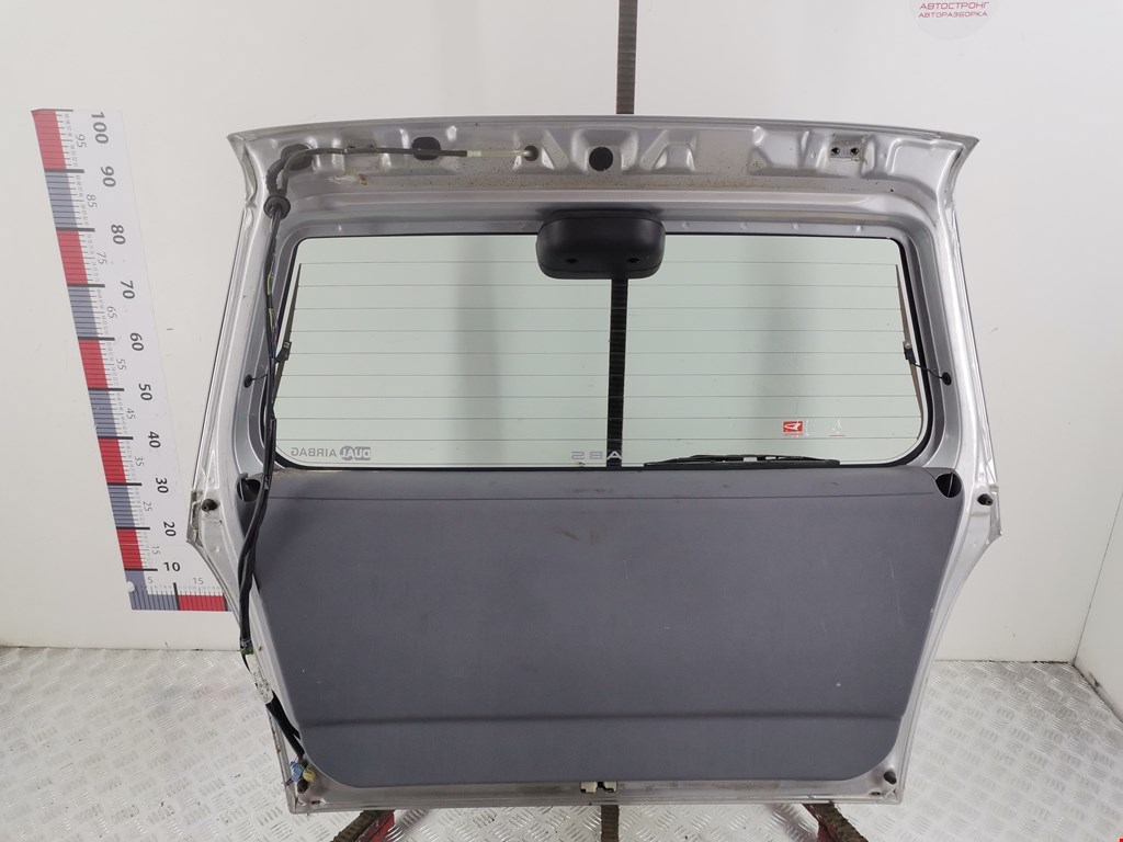 Крышка (дверь) багажника Daihatsu Gran Move купить в Беларуси