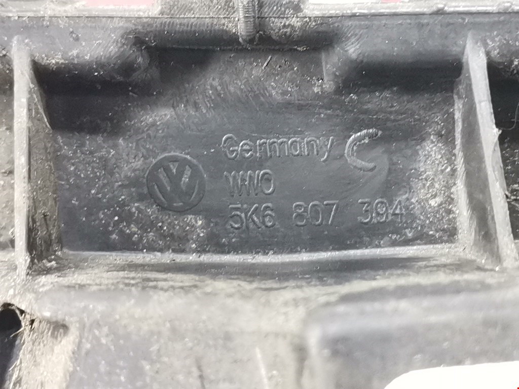 Кронштейн (крепление) заднего бампера правый Volkswagen Golf 6 купить в России