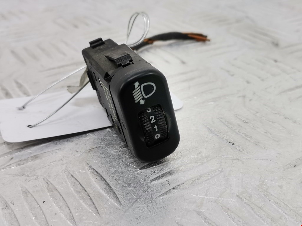 Кнопка корректора фар Mercedes Sprinter 2 (W906) купить в Беларуси