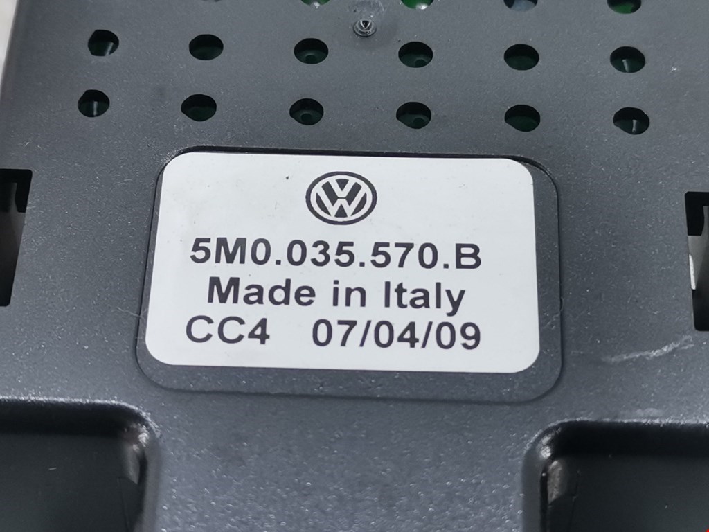 Усилитель антенны Volkswagen Golf 6 купить в России