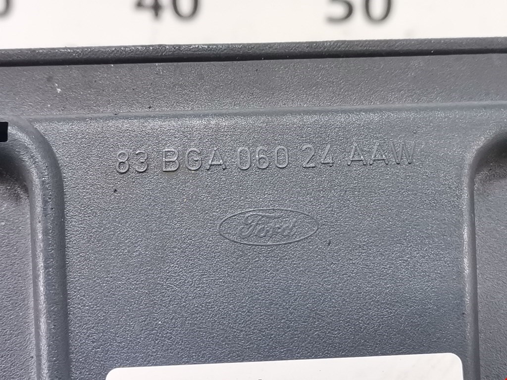 Крышка бардачка Ford Sierra купить в Беларуси