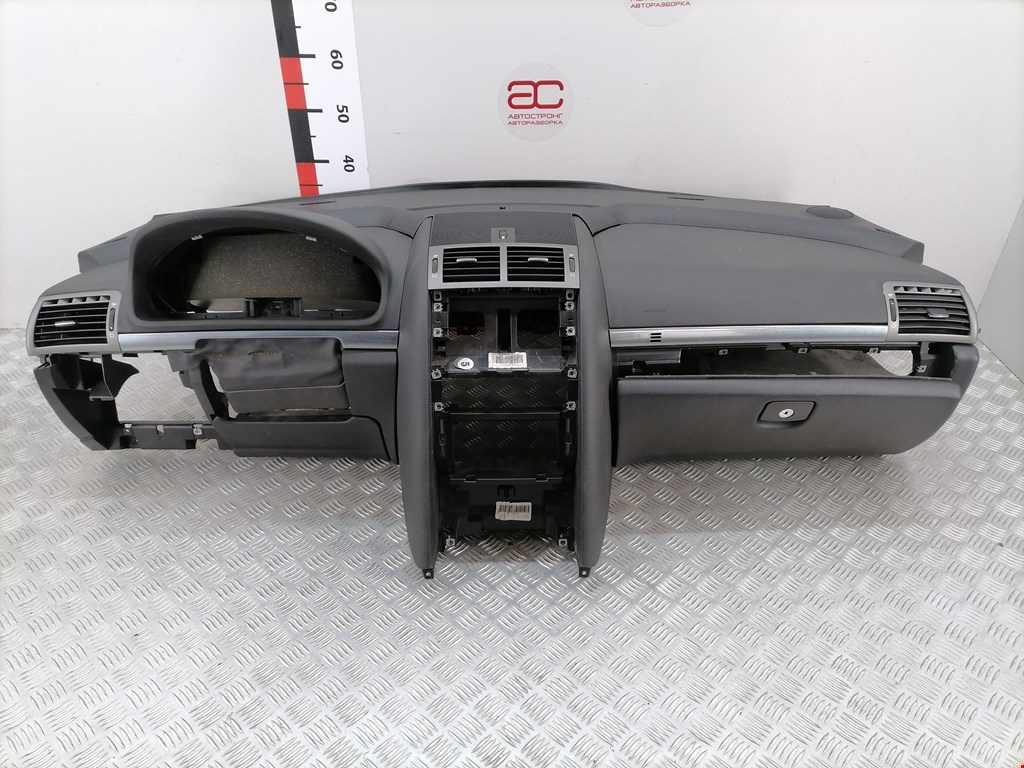 Торпедо (панель передняя) Peugeot 407