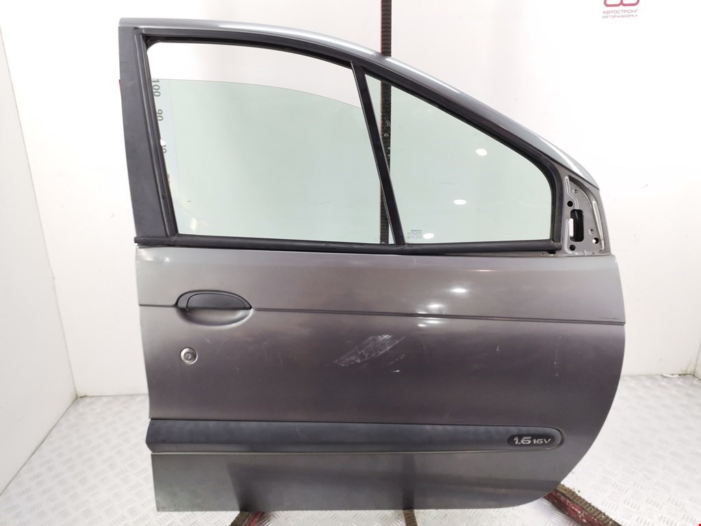 Дверь передняя правая Renault Scenic 1