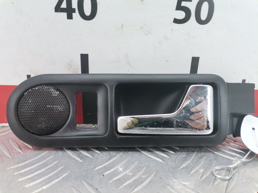 Ручка двери внутренняя задняя правая Volkswagen Passat 5