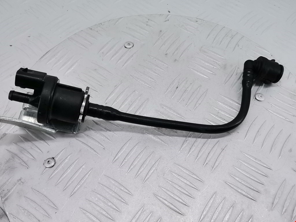 Клапан вентиляции топливного бака Fiat Punto 2 (188) купить в России