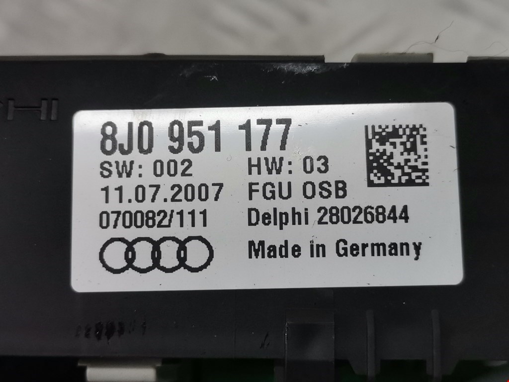 Плафон салонный Audi TT 8J купить в Беларуси