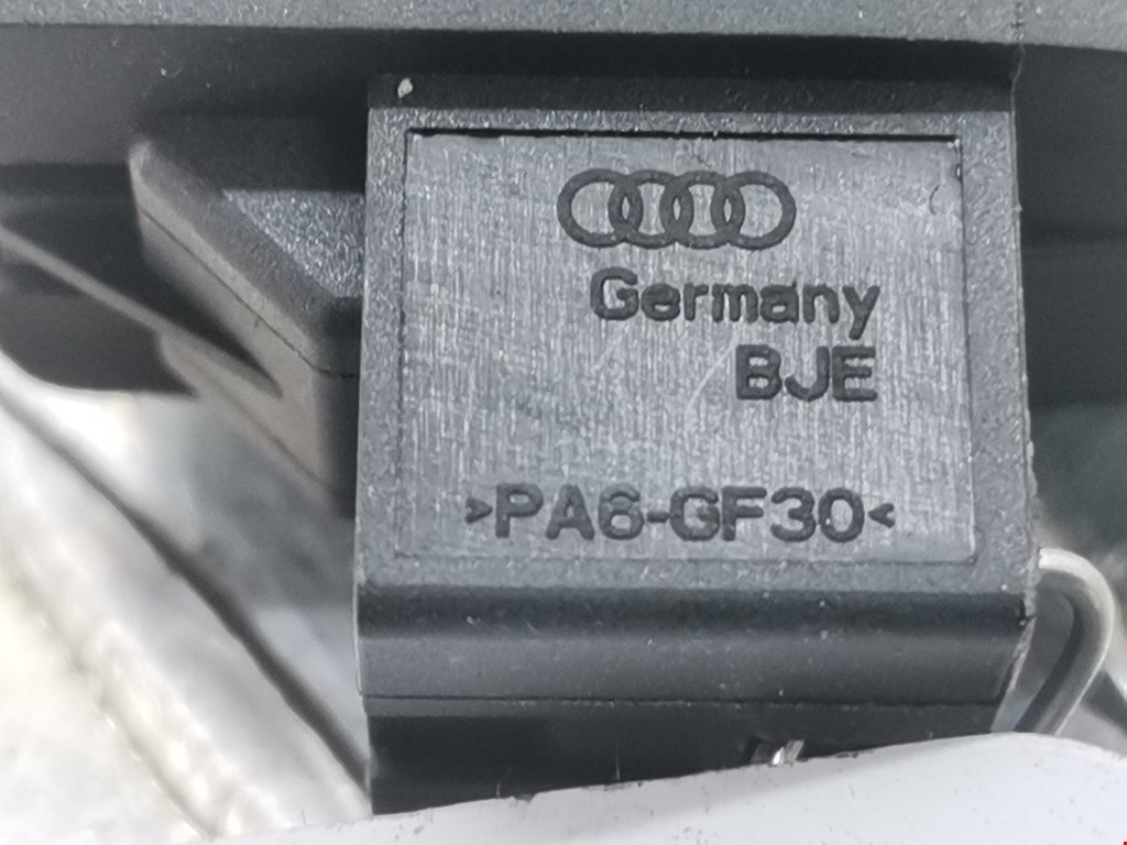 Кнопка центрального замка Audi A5 8T купить в России