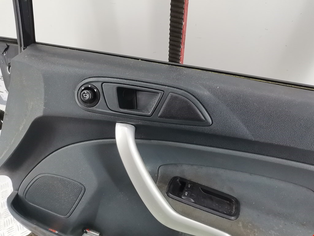 Дверь передняя правая Ford Fiesta 6 купить в Беларуси