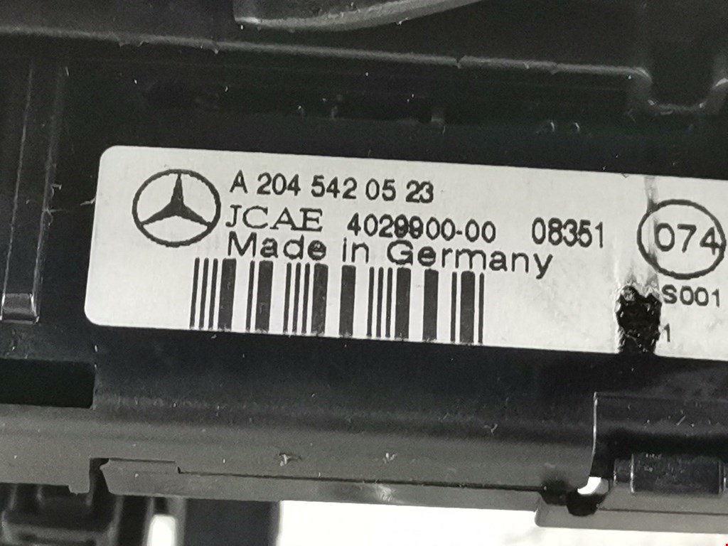 Дисплей информационный Mercedes C-Class (W204) купить в Беларуси