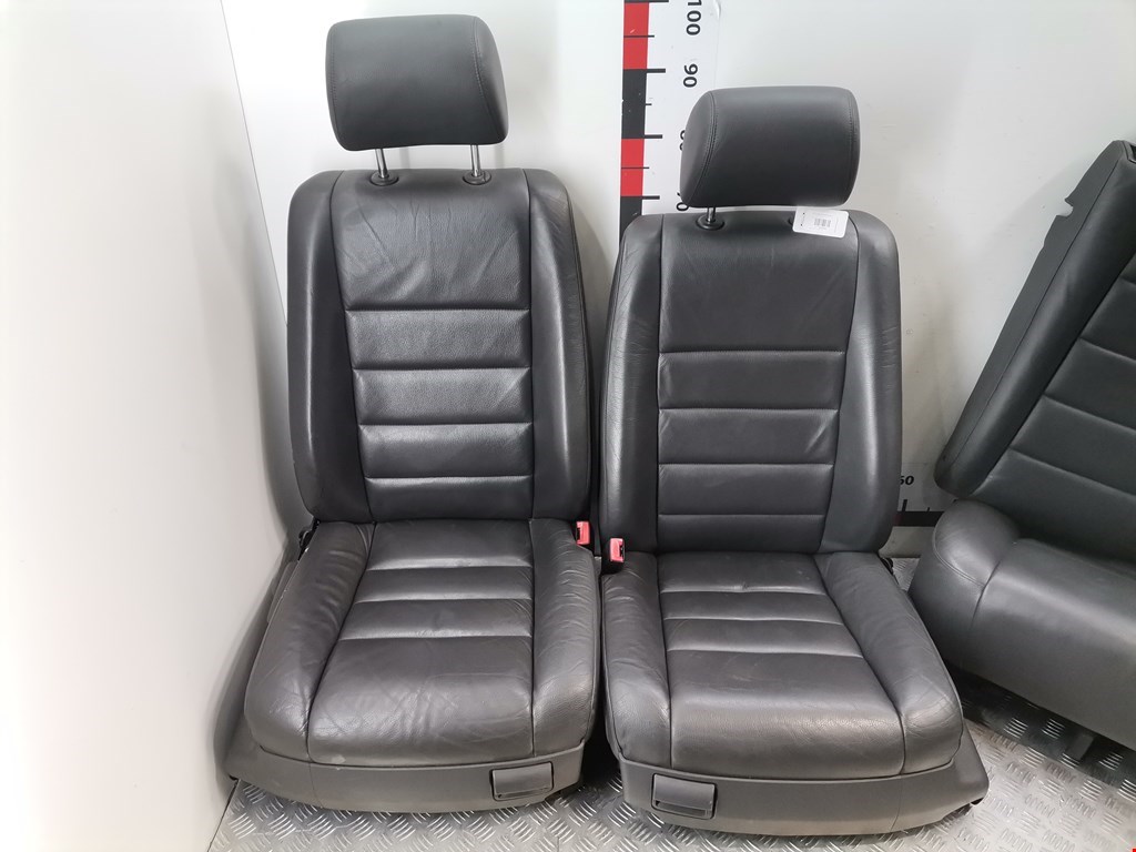 Салон (сидения) комплект Volkswagen Touareg 1 купить в России