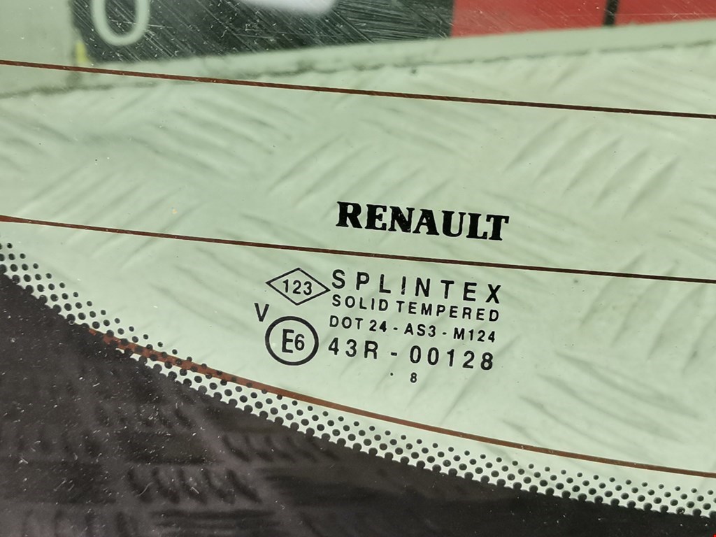 Стекло заднее Renault Scenic 2 купить в России