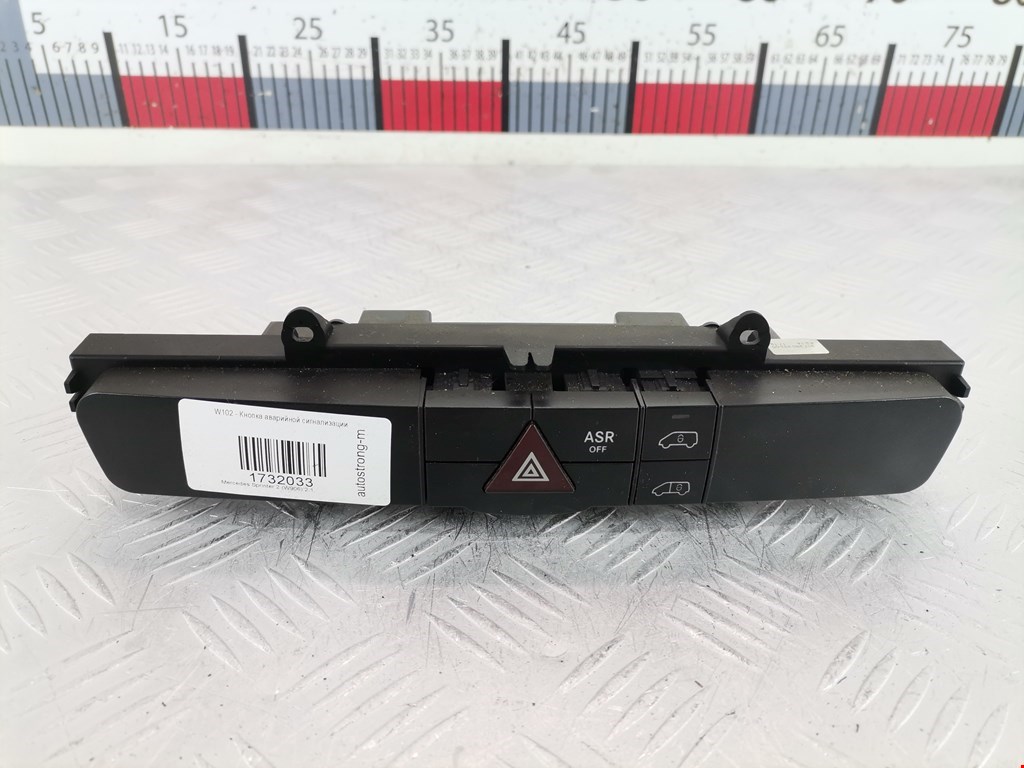 Кнопка аварийной сигнализации Mercedes Sprinter 2 (W906)