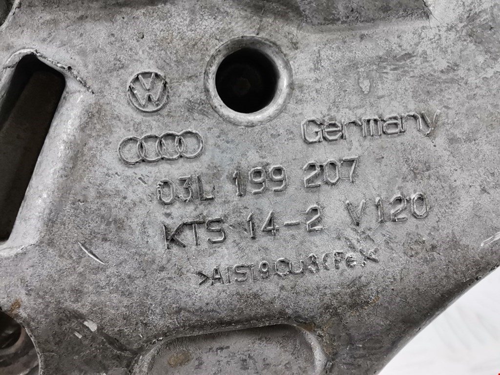 Кронштейн двигателя (лапа крепления) Audi Q3 8U купить в России