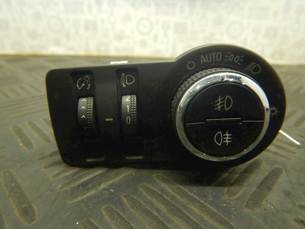 Переключатель света Opel Insignia 1