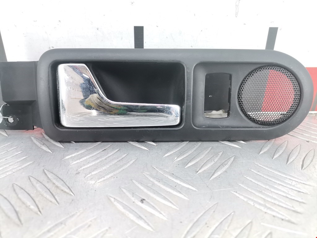 Ручка двери внутренняя задняя левая Volkswagen Passat 5