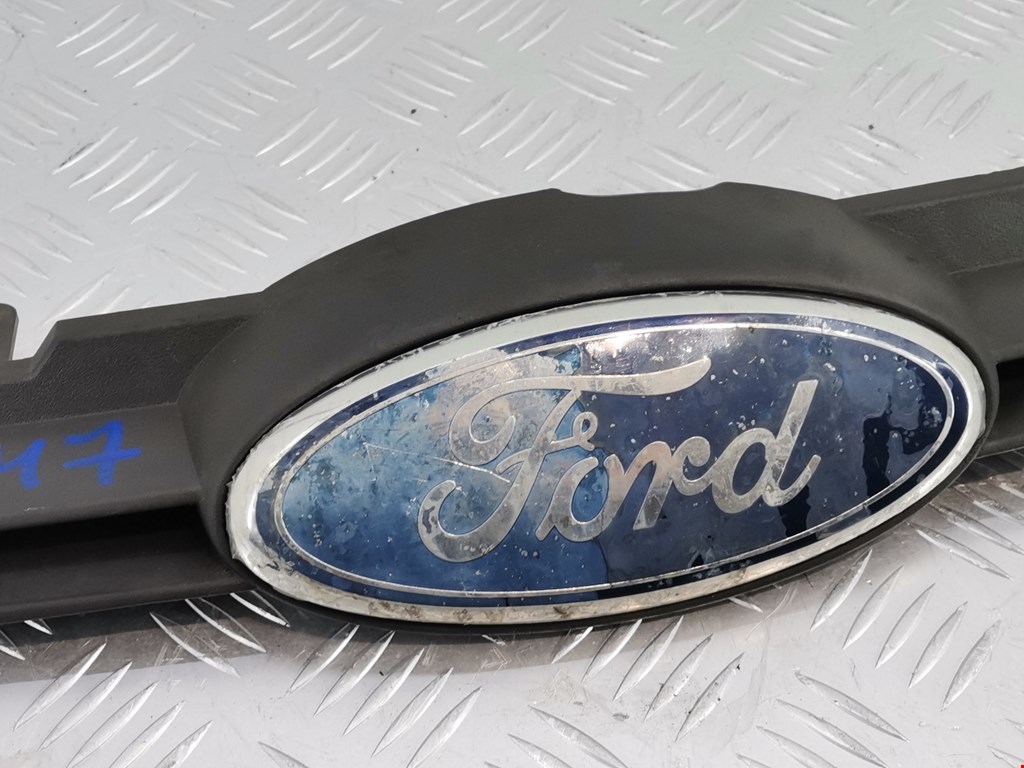 Решетка радиатора Ford Fiesta 6 купить в России