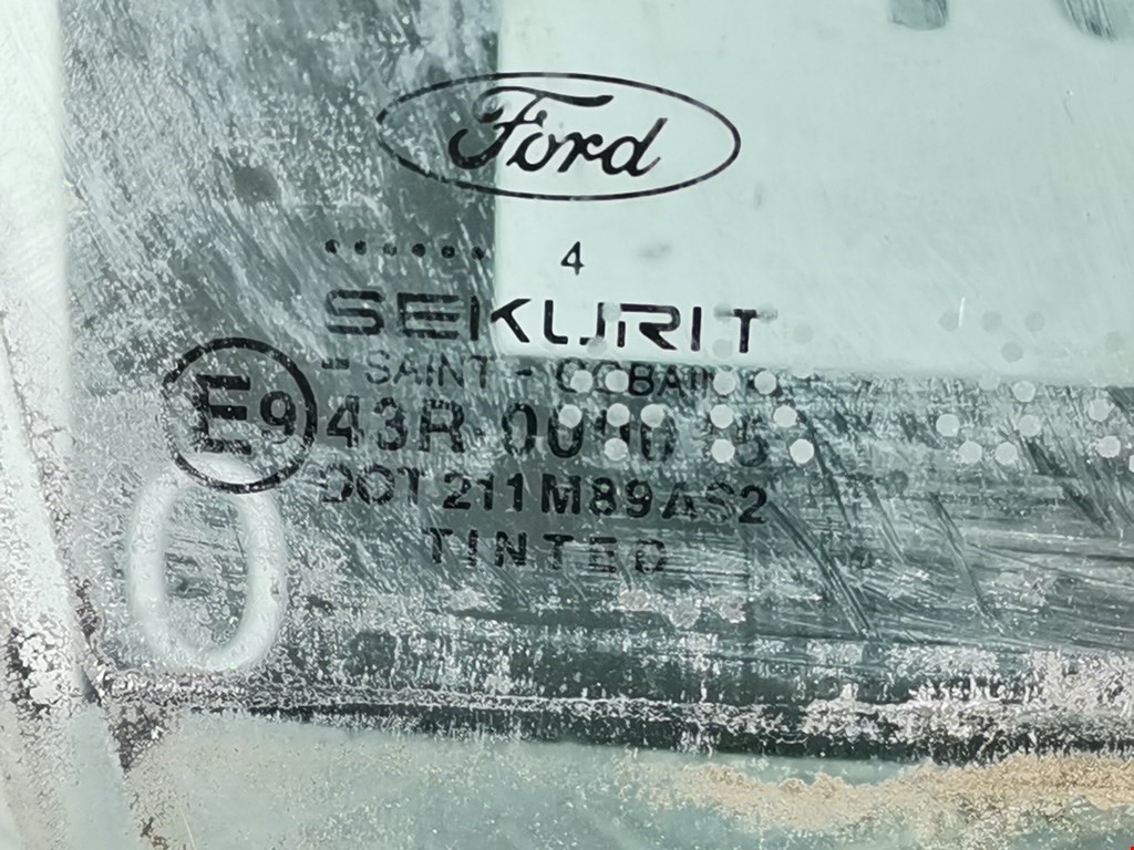 Стекло двери передней правой Ford Mondeo 3 купить в Беларуси