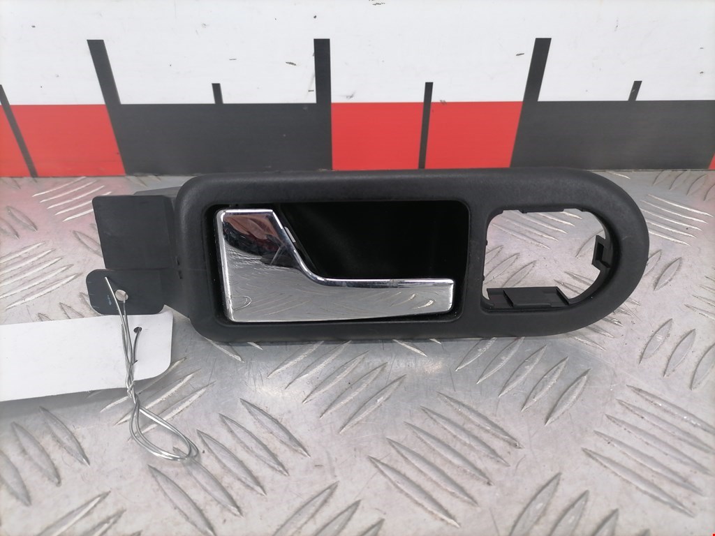 Ручка двери внутренняя передняя левая Volkswagen Golf 4