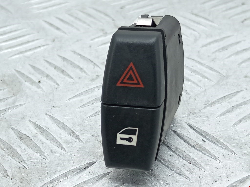Кнопка аварийной сигнализации BMW 5-Series (E60/E61)