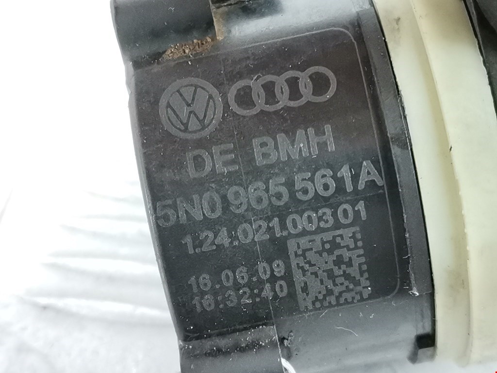 Дополнительная водяная помпа Audi A4 B5 купить в России