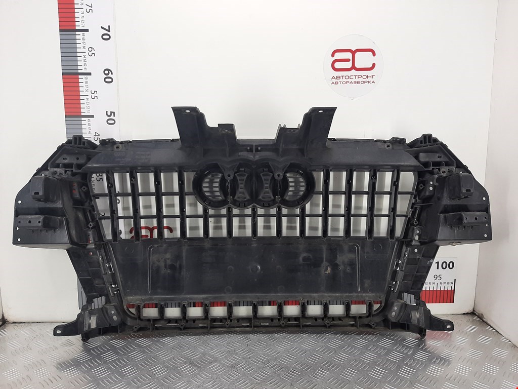 Решетка радиатора Audi Q3 8U купить в России