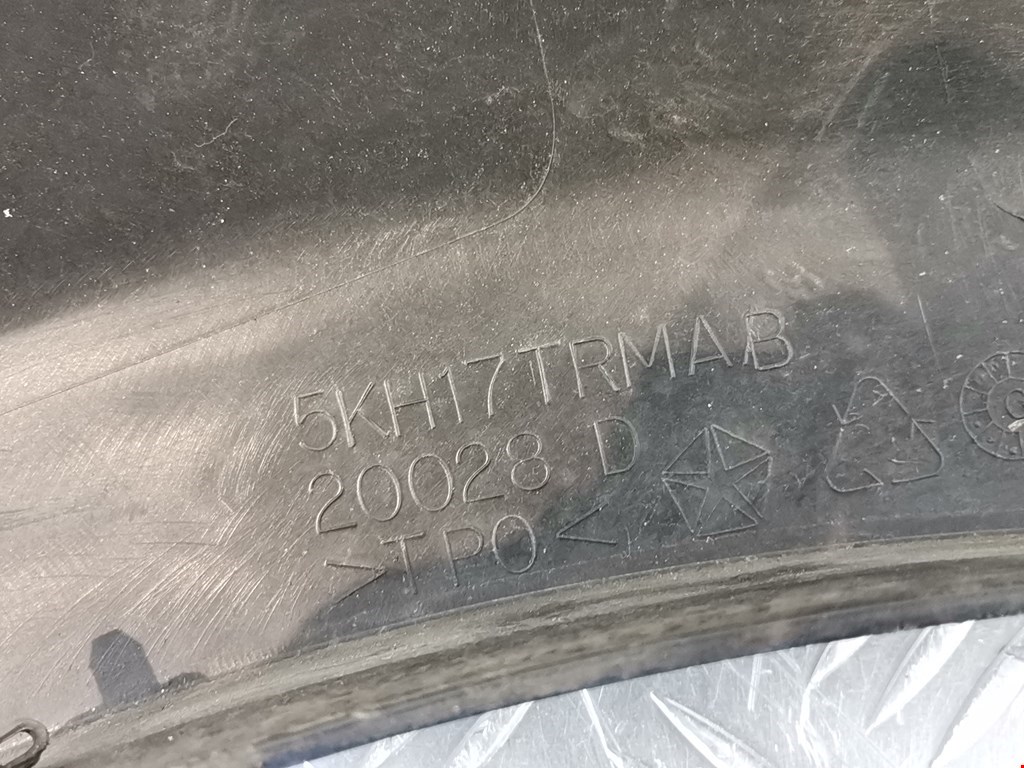 Накладка декоративная (молдинг) переднего левого крыла Dodge Nitro купить в России