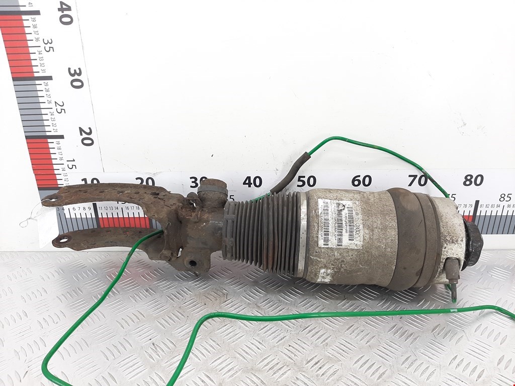 Стойка амортизатора переднего правого (МакФерсон) Audi Q7 4L купить в России