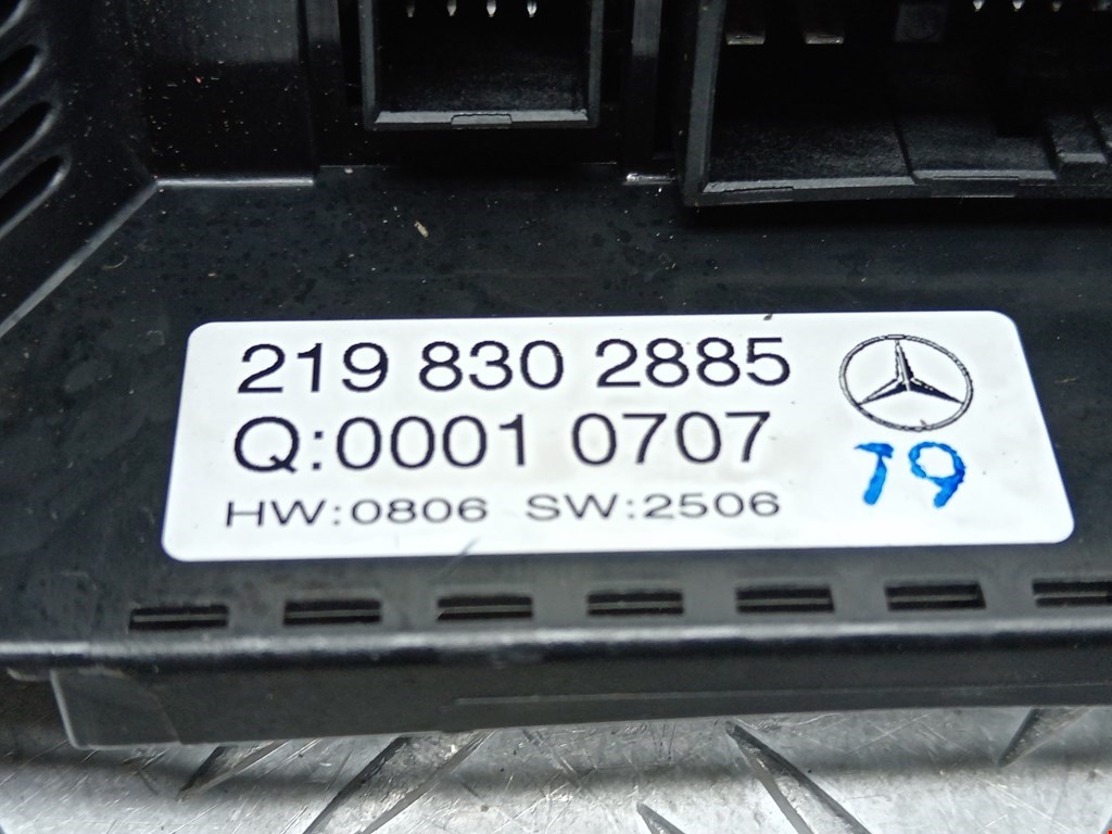 Переключатель отопителя (печки) Mercedes CLS-Class (W219) купить в России