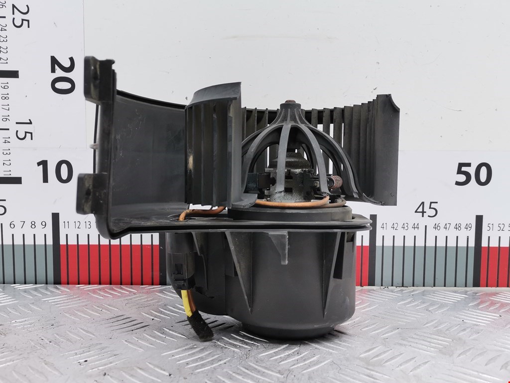 Моторчик печки (вентилятор отопителя) Volkswagen Transporter (T5) купить в России