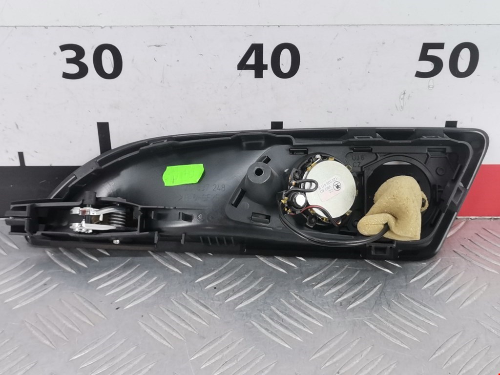 Ручка двери внутренняя передняя правая Skoda Octavia 1Z купить в России