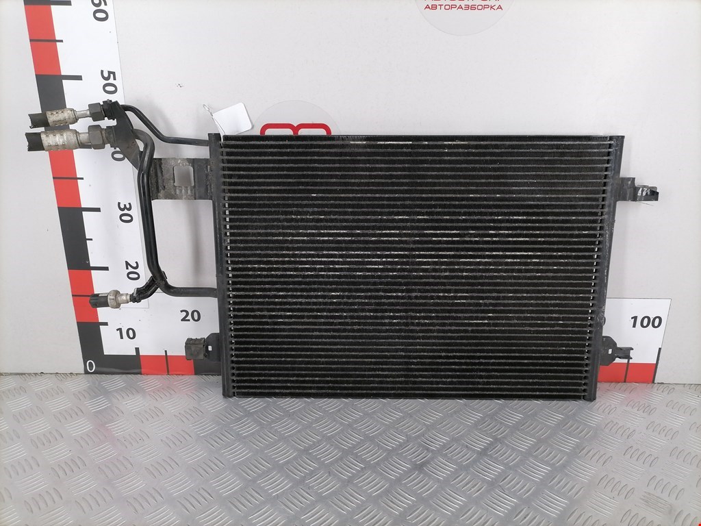 Радиатор кондиционера Volkswagen Passat 5