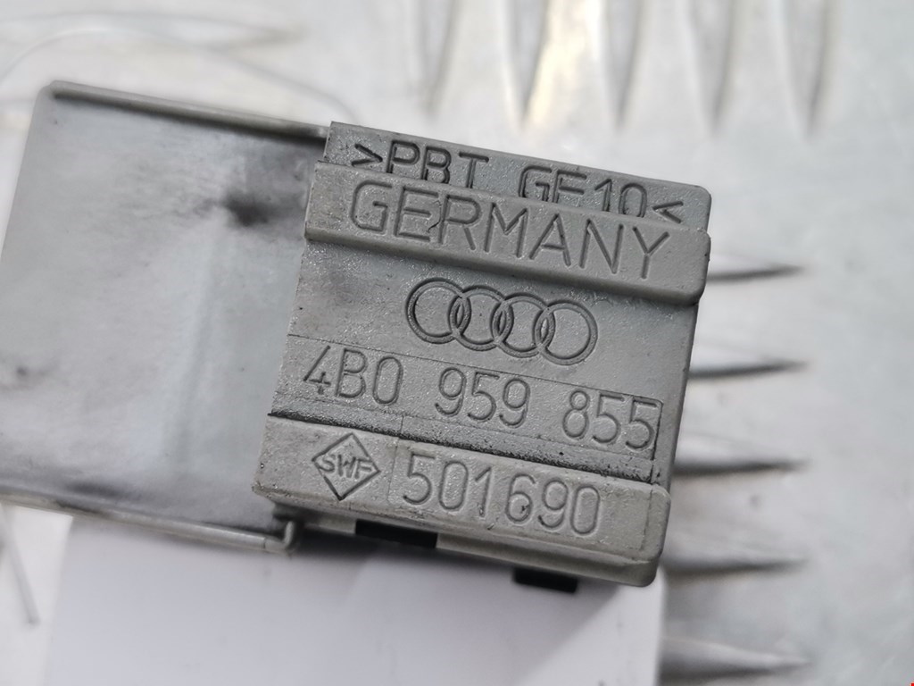 Кнопка стеклоподъемника Audi A3 8L купить в России
