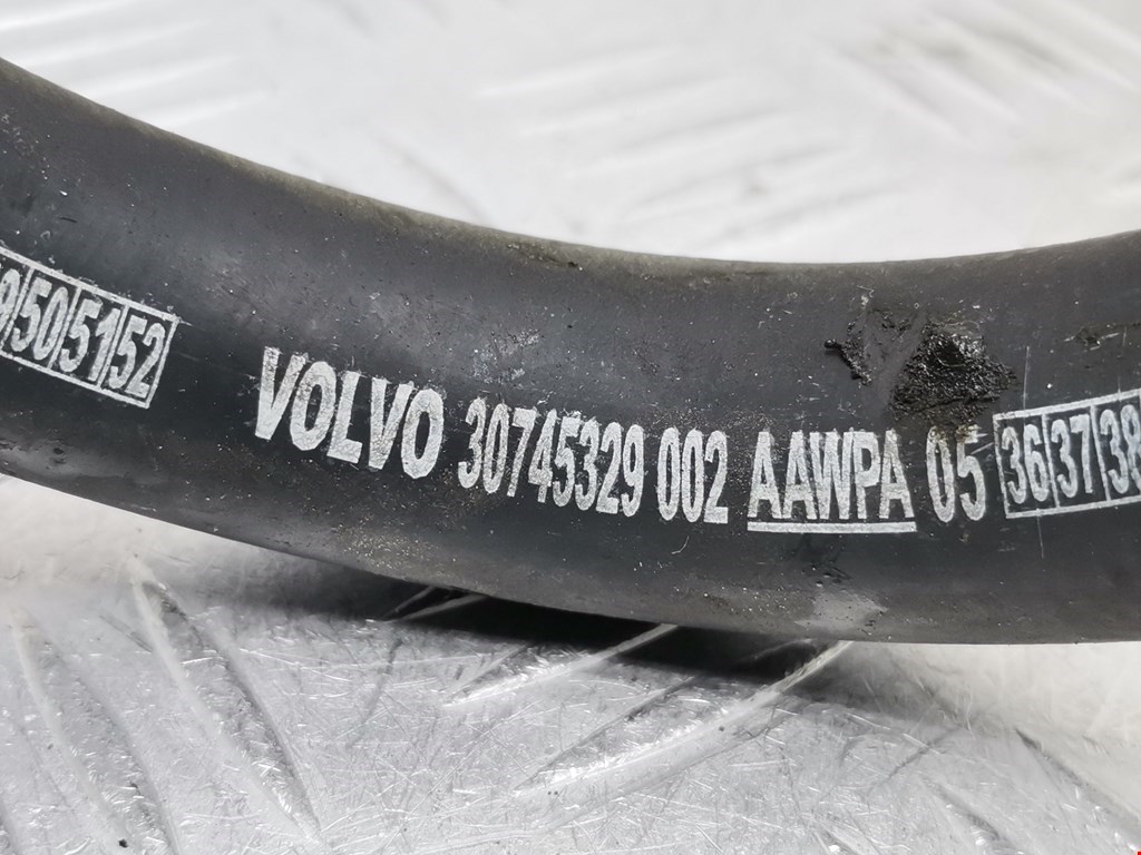 Патрубок отопителя (печки) Volvo XC70 2 купить в России