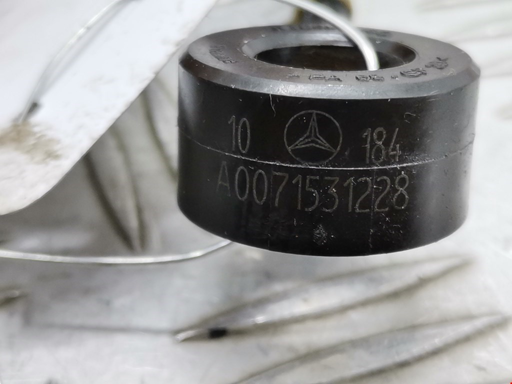 Датчик детонации Mercedes C-Class (W204) купить в России