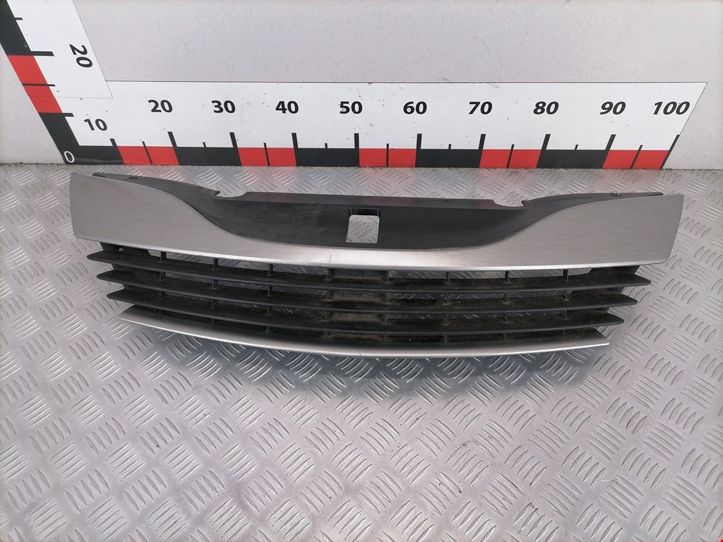 Решетка радиатора Renault Laguna 2