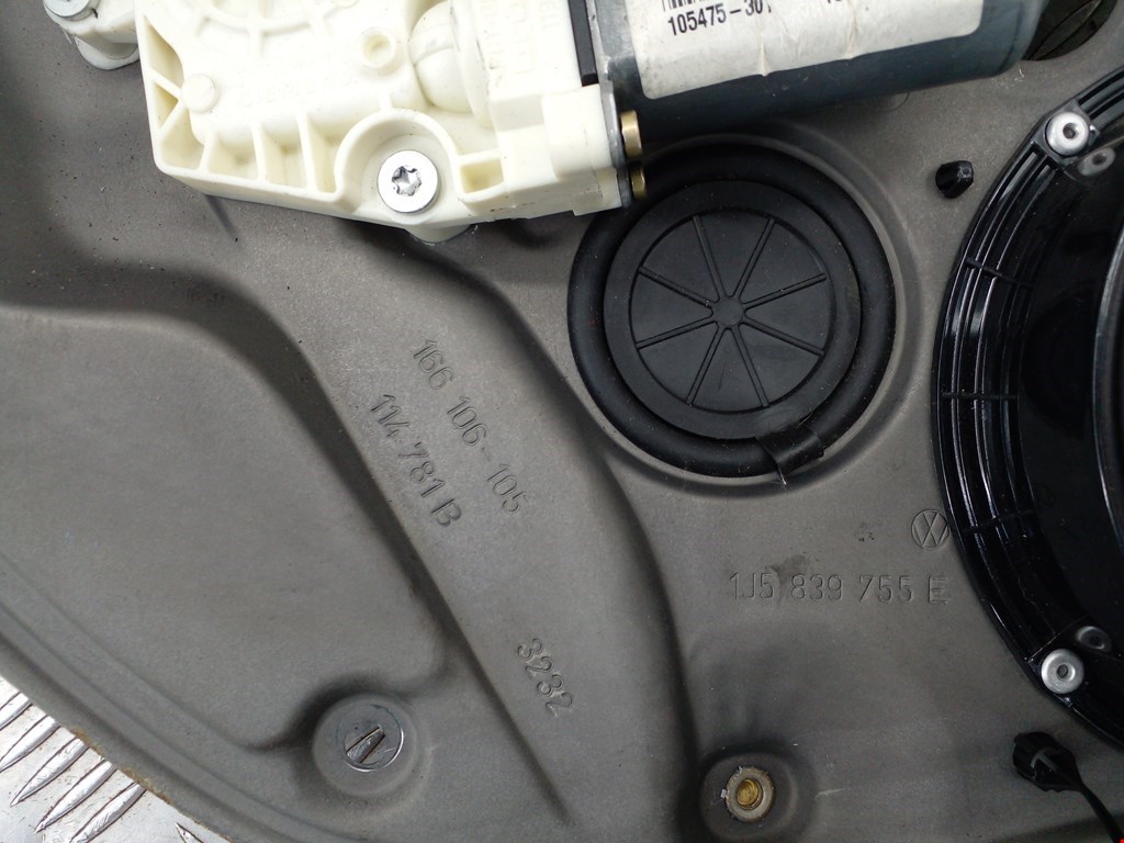Стеклоподъемник электрический двери задней левой Volkswagen Bora купить в России