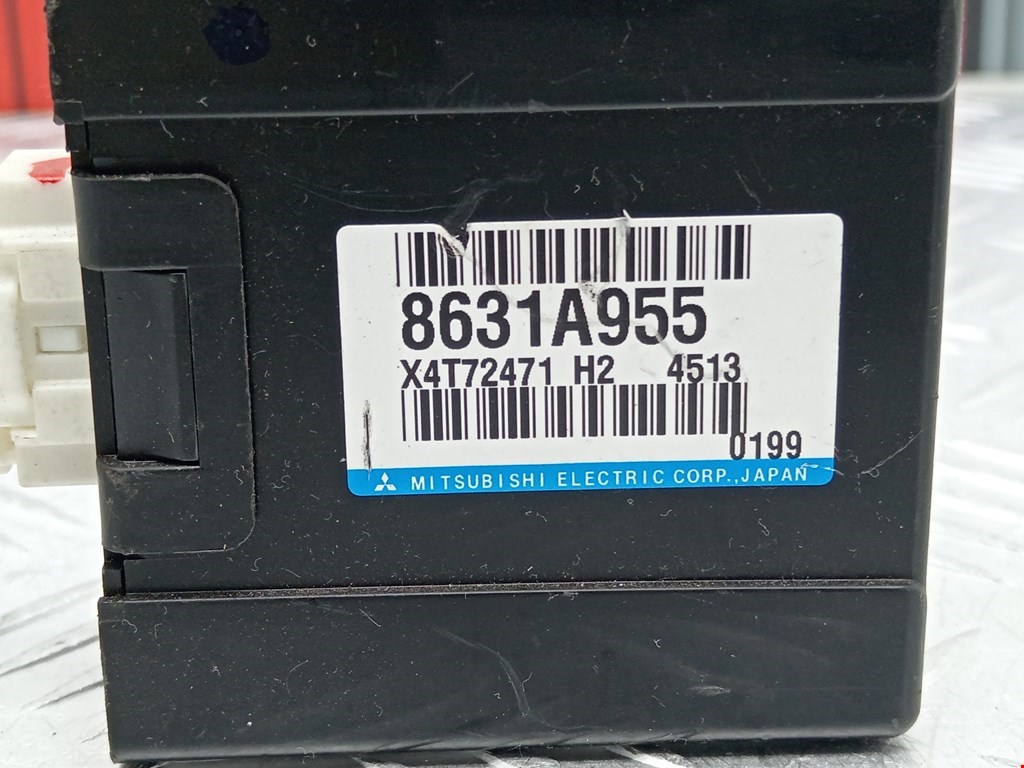 Блок управления раздаточной коробкой Mitsubishi Outlander 3 купить в России