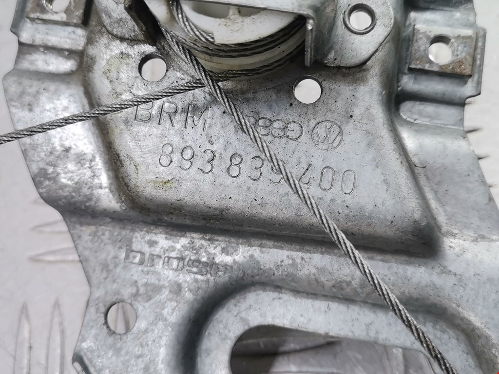 Стеклоподъемник механический двери задней правой Audi 80 B4 купить в России