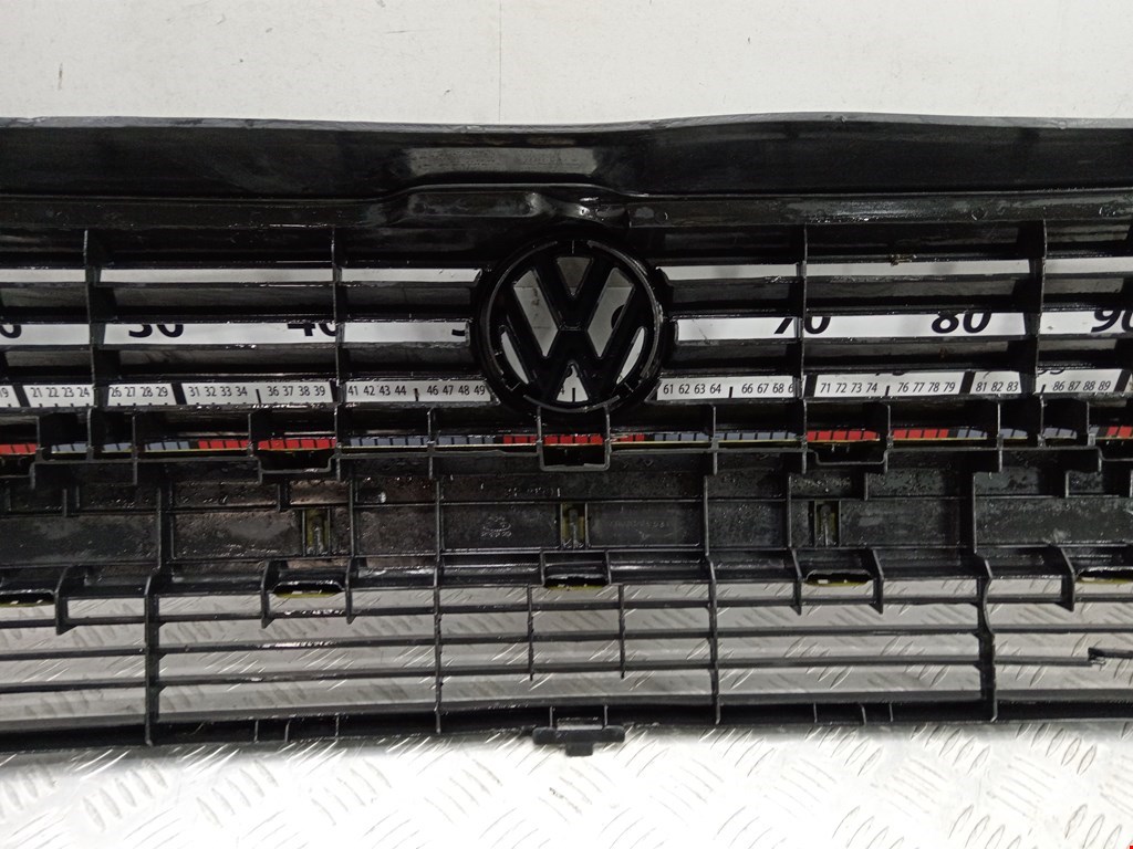Решетка радиатора Volkswagen Transporter (T4) купить в Беларуси