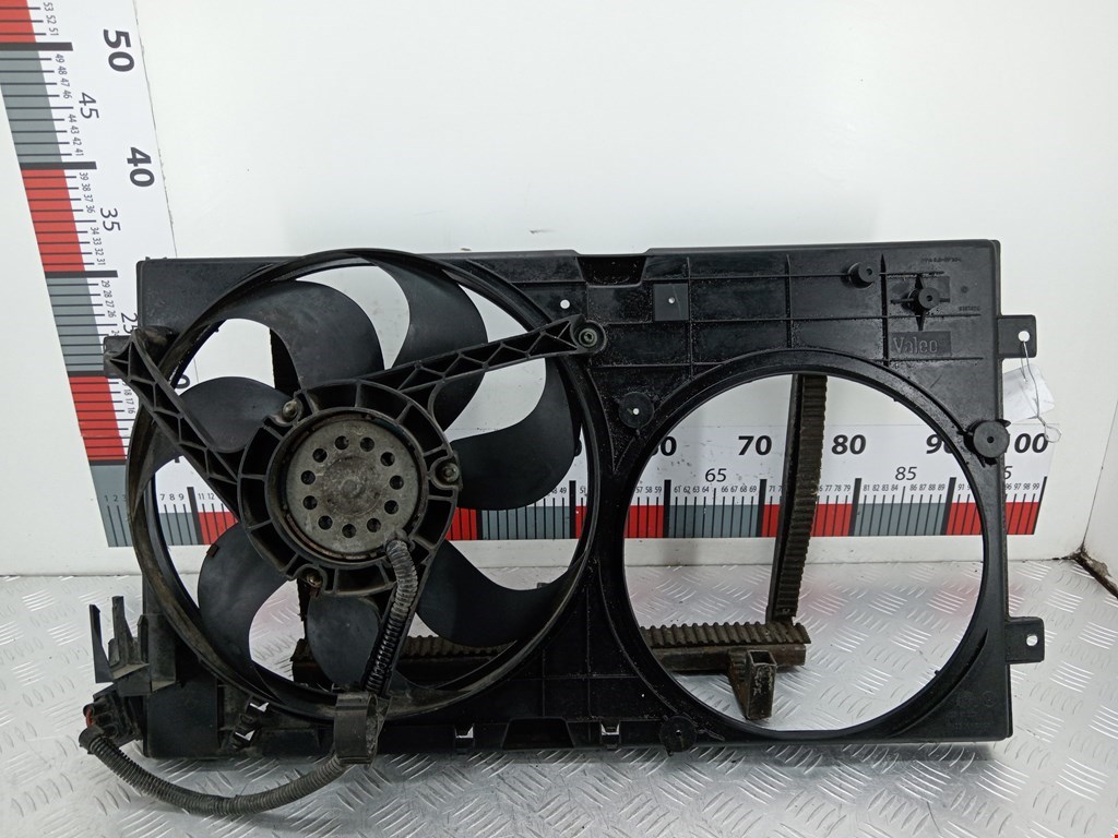 Вентилятор радиатора основного Volkswagen Beetle 2