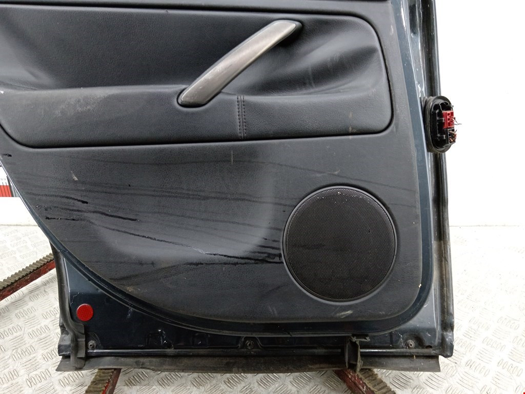 Дверь задняя левая Volkswagen Passat 5 GP купить в Беларуси